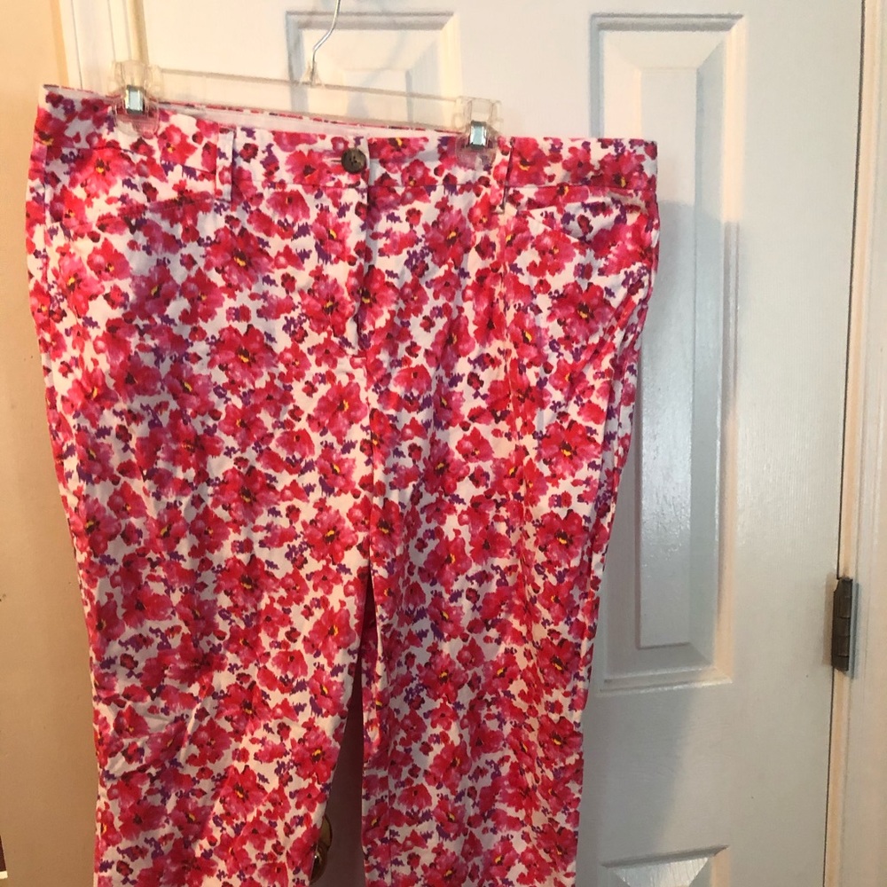 Lands End Women’s Capri Pants - Size 16